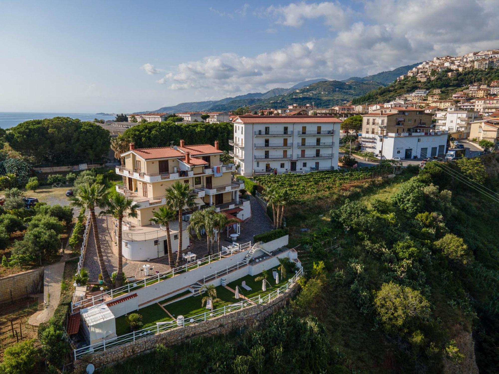 ホテル Casa Del Sole ベルヴェデーレ・マリッティモ エクステリア 写真